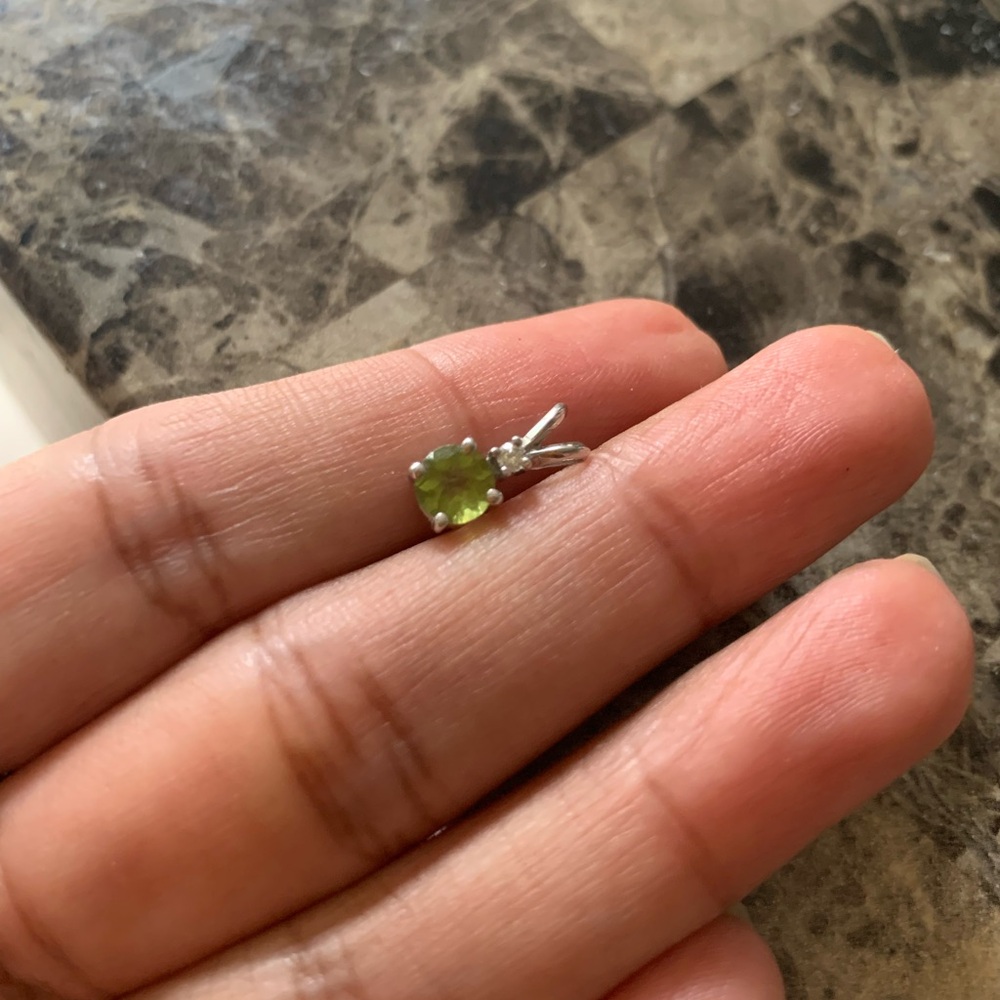 18k/750 Peridot Diamond Pendant